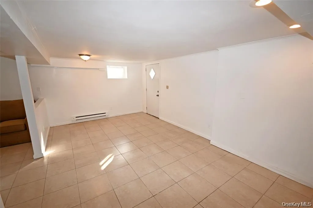 1047 7th Street, North Hempstead, NY, 4 Bedrooms Bedrooms, 7 Rooms Rooms,2 BathroomsBathrooms,Residential Lease,For Rent,7th,0,1035929 1047 7th Street, North Hempstead, NY, 4 Bedrooms Bedrooms, 7 Rooms Rooms,2 BathroomsBathrooms,Residential Lease,For Rent,7th,0,1035929