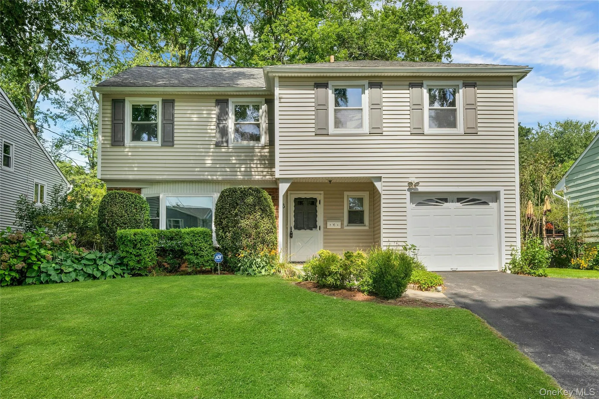 16 Salem Place, White Plains, NY, 3 Bedrooms Bedrooms, 10 Rooms Rooms,2 BathroomsBathrooms,Residential,For Rent,Salem,0,1035932 16 Salem Place, White Plains, NY, 3 Bedrooms Bedrooms, 10 Rooms Rooms,2 BathroomsBathrooms,Residential,For Rent,Salem,0,1035932