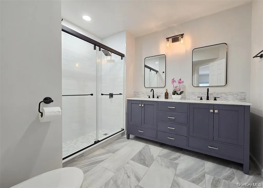 5 Charley Lane, Brookhaven, NY, 2 Bedrooms Bedrooms, 5 Rooms Rooms,2 BathroomsBathrooms,Residential,For Rent,Charley,0,1035934 5 Charley Lane, Brookhaven, NY, 2 Bedrooms Bedrooms, 5 Rooms Rooms,2 BathroomsBathrooms,Residential,For Rent,Charley,0,1035934
