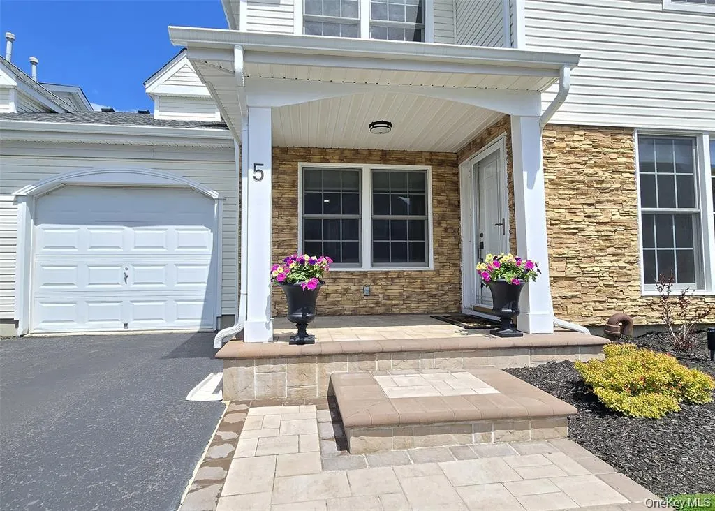 5 Charley Lane, Brookhaven, NY, 2 Bedrooms Bedrooms, 5 Rooms Rooms,2 BathroomsBathrooms,Residential,For Rent,Charley,0,1035934 5 Charley Lane, Brookhaven, NY, 2 Bedrooms Bedrooms, 5 Rooms Rooms,2 BathroomsBathrooms,Residential,For Rent,Charley,0,1035934