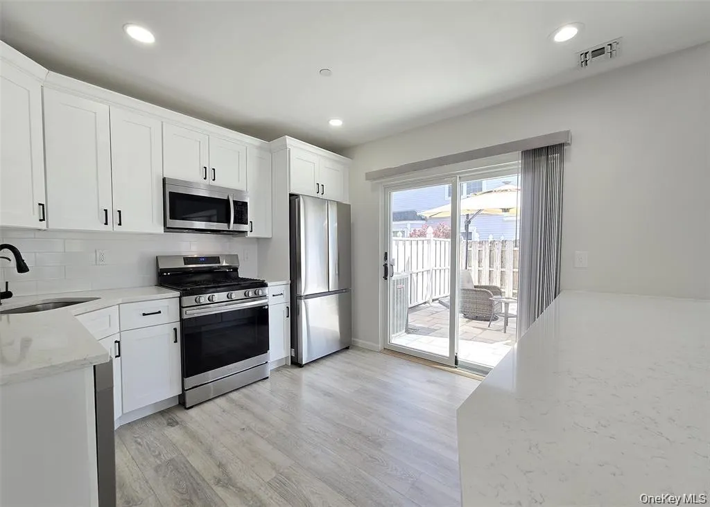 5 Charley Lane, Brookhaven, NY, 2 Bedrooms Bedrooms, 5 Rooms Rooms,2 BathroomsBathrooms,Residential,For Rent,Charley,0,1035934 5 Charley Lane, Brookhaven, NY, 2 Bedrooms Bedrooms, 5 Rooms Rooms,2 BathroomsBathrooms,Residential,For Rent,Charley,0,1035934