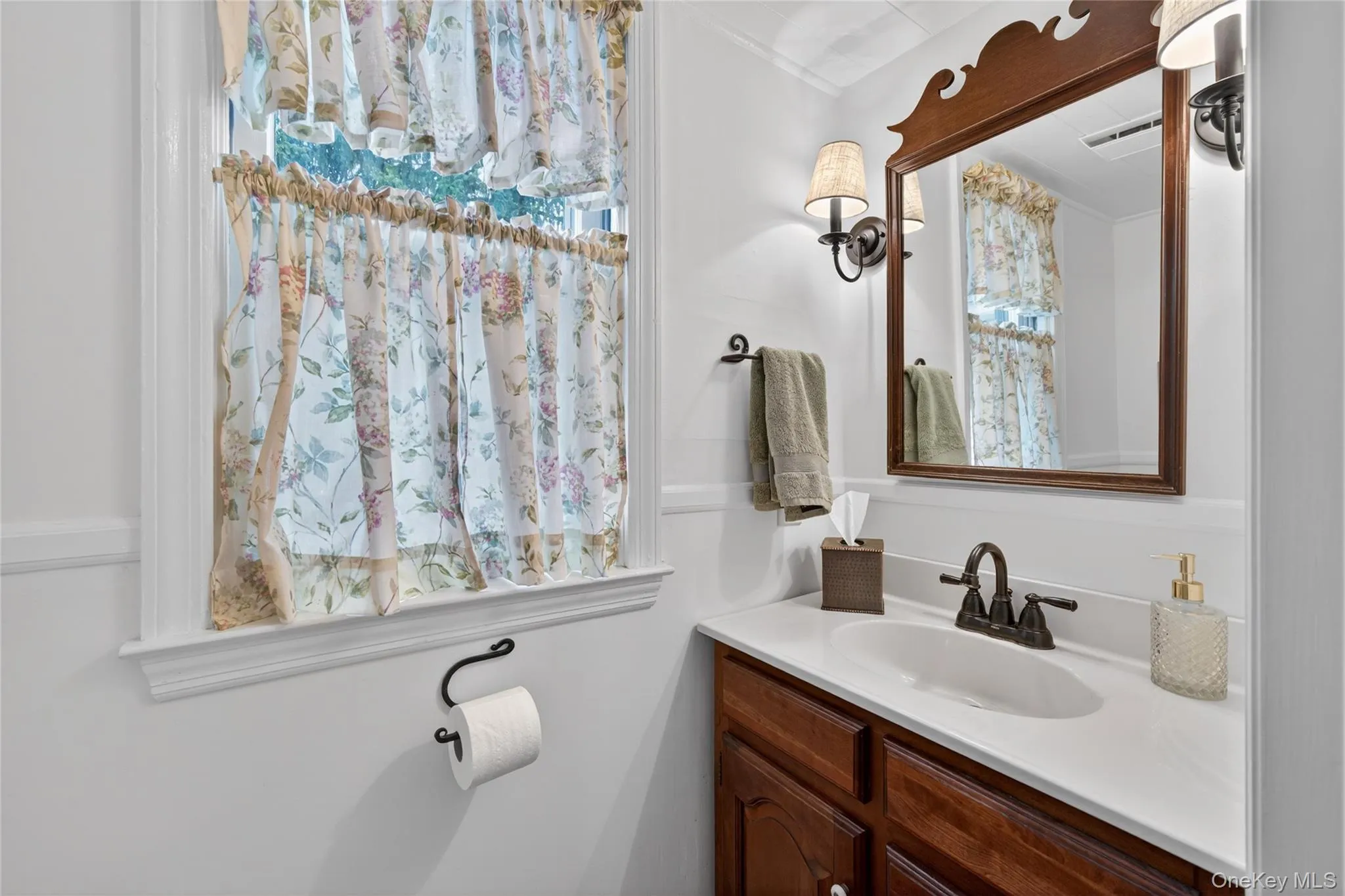 90 Quaker Avenue, Cornwall, NY, 4 Bedrooms Bedrooms, 12 Rooms Rooms,2 BathroomsBathrooms,Residential,For Rent,Quaker,0,1035944 90 Quaker Avenue, Cornwall, NY, 4 Bedrooms Bedrooms, 12 Rooms Rooms,2 BathroomsBathrooms,Residential,For Rent,Quaker,0,1035944