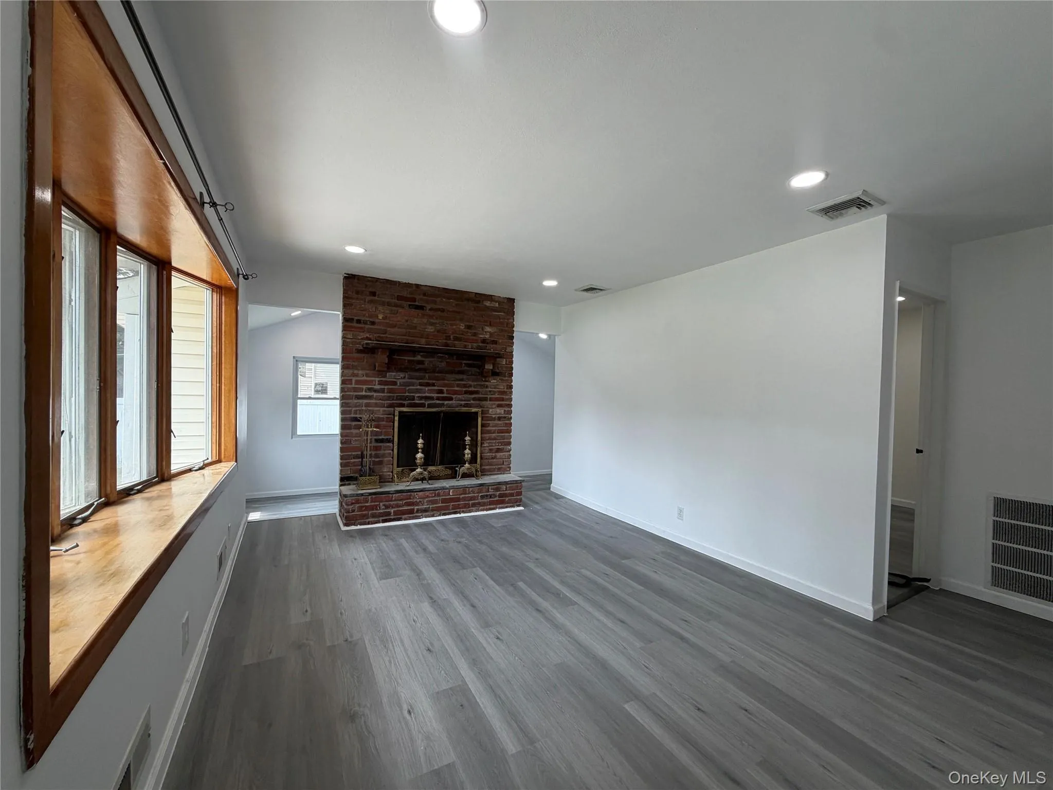 3 Grand Haven Drive, Smithtown, NY, 3 Bedrooms Bedrooms, 7 Rooms Rooms,1 BathroomBathrooms,Residential Lease,For Rent,Grand Haven,0,1035945 3 Grand Haven Drive, Smithtown, NY, 3 Bedrooms Bedrooms, 7 Rooms Rooms,1 BathroomBathrooms,Residential Lease,For Rent,Grand Haven,0,1035945