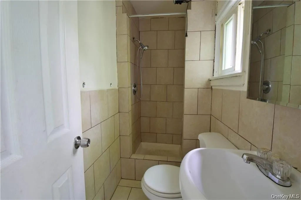 155 Chambers Street, Newburgh (city), NY, 1 Bedroom Bedrooms, 1 Room Rooms,1 BathroomBathrooms,Residential Lease,For Rent,Chambers,0,1035946 155 Chambers Street, Newburgh (city), NY, 1 Bedroom Bedrooms, 1 Room Rooms,1 BathroomBathrooms,Residential Lease,For Rent,Chambers,0,1035946