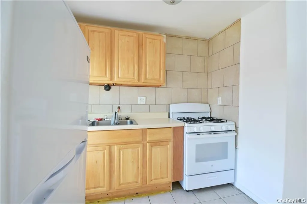 155 Chambers Street, Newburgh (city), NY, 1 Bedroom Bedrooms, 1 Room Rooms,1 BathroomBathrooms,Residential Lease,For Rent,Chambers,0,1035946 155 Chambers Street, Newburgh (city), NY, 1 Bedroom Bedrooms, 1 Room Rooms,1 BathroomBathrooms,Residential Lease,For Rent,Chambers,0,1035946