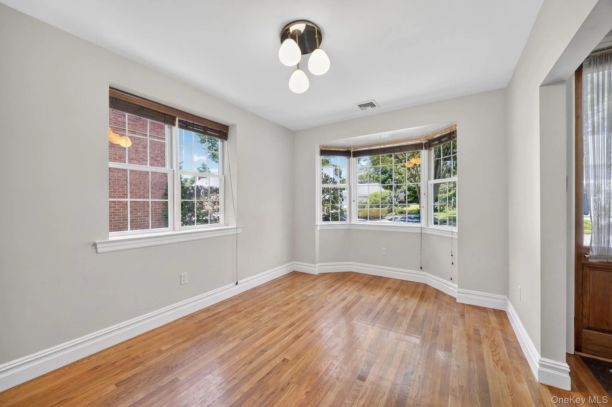 4C Nassau Drive, North Hempstead, NY, 5 Bedrooms Bedrooms, 9 Rooms Rooms,3 BathroomsBathrooms,Residential Lease,For Rent,Nassau,0,1035949 4C Nassau Drive, North Hempstead, NY, 5 Bedrooms Bedrooms, 9 Rooms Rooms,3 BathroomsBathrooms,Residential Lease,For Rent,Nassau,0,1035949