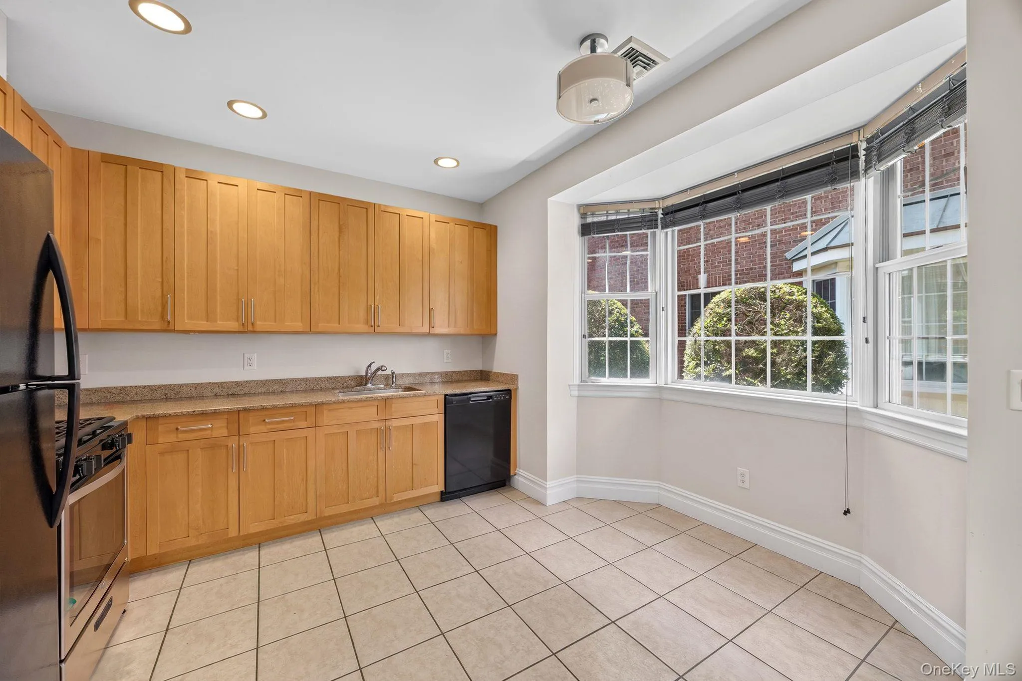 4C Nassau Drive, North Hempstead, NY, 5 Bedrooms Bedrooms, 9 Rooms Rooms,3 BathroomsBathrooms,Residential Lease,For Rent,Nassau,0,1035949 4C Nassau Drive, North Hempstead, NY, 5 Bedrooms Bedrooms, 9 Rooms Rooms,3 BathroomsBathrooms,Residential Lease,For Rent,Nassau,0,1035949