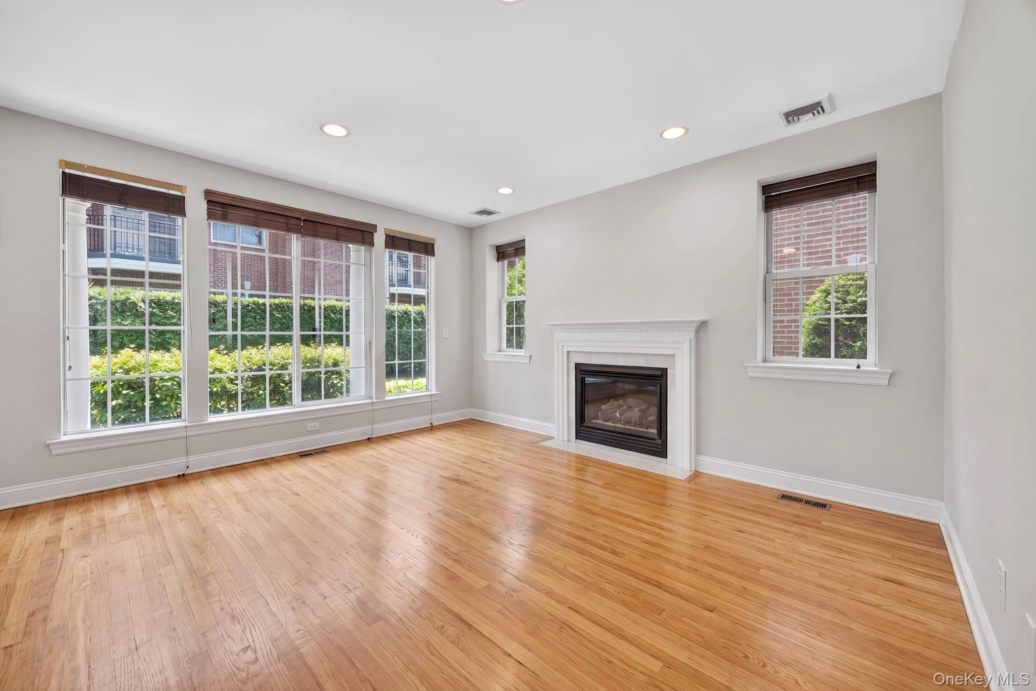 4C Nassau Drive, North Hempstead, NY, 5 Bedrooms Bedrooms, 9 Rooms Rooms,3 BathroomsBathrooms,Residential Lease,For Rent,Nassau,0,1035949 4C Nassau Drive, North Hempstead, NY, 5 Bedrooms Bedrooms, 9 Rooms Rooms,3 BathroomsBathrooms,Residential Lease,For Rent,Nassau,0,1035949