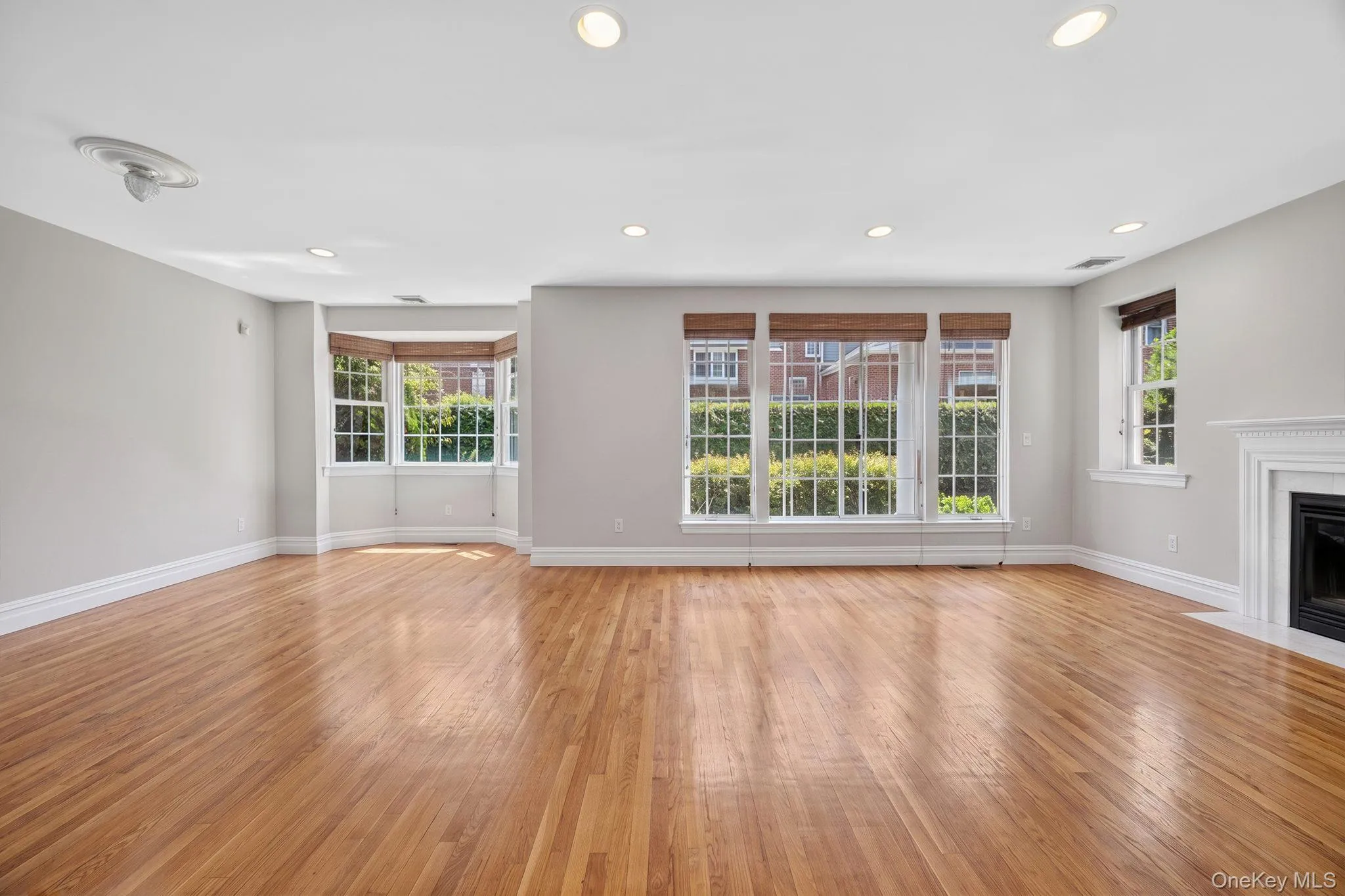 4C Nassau Drive, North Hempstead, NY, 5 Bedrooms Bedrooms, 9 Rooms Rooms,3 BathroomsBathrooms,Residential Lease,For Rent,Nassau,0,1035949 4C Nassau Drive, North Hempstead, NY, 5 Bedrooms Bedrooms, 9 Rooms Rooms,3 BathroomsBathrooms,Residential Lease,For Rent,Nassau,0,1035949