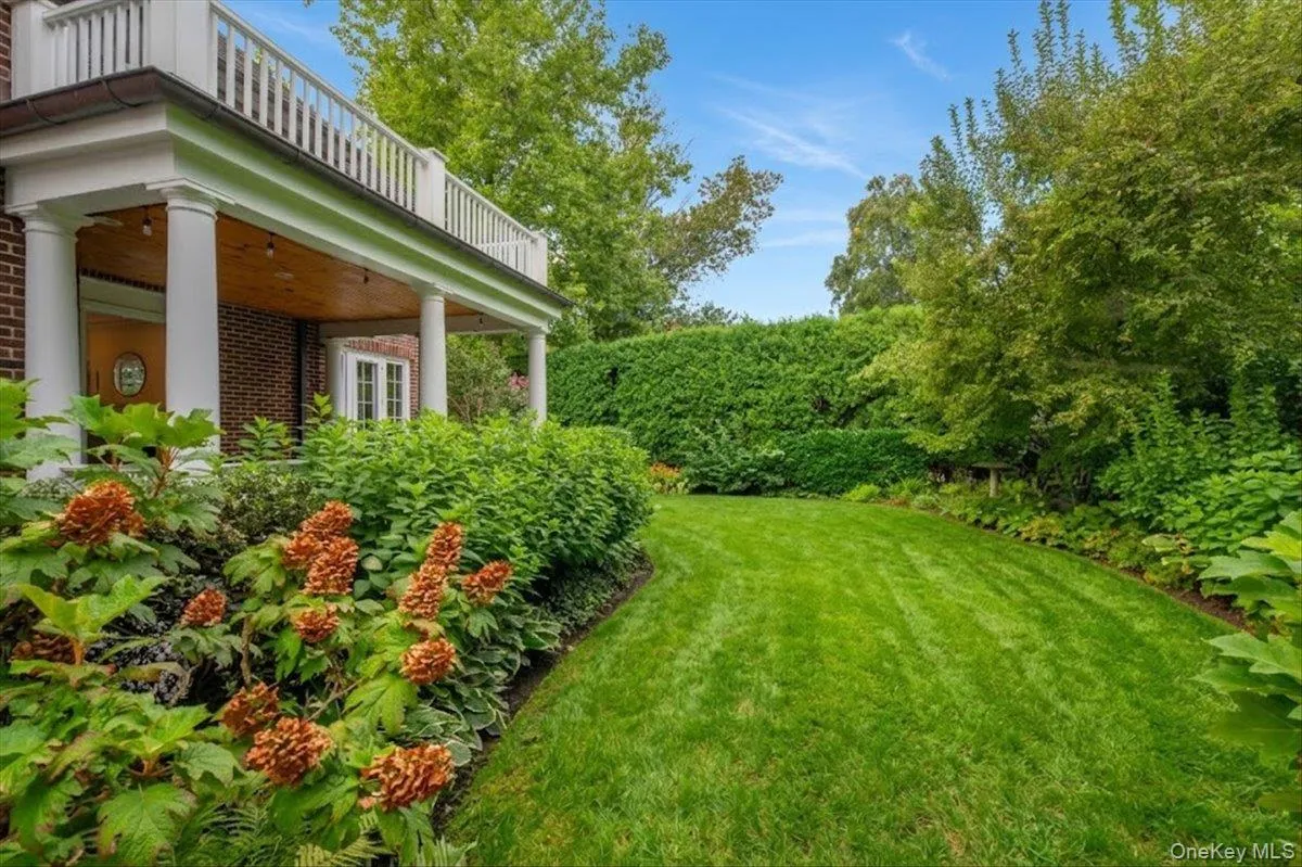 12 Linden Avenue, Mamaroneck, NY, 6 Bedrooms Bedrooms, 11 Rooms Rooms,3 BathroomsBathrooms,Residential,For Rent,Linden,0,1035974 12 Linden Avenue, Mamaroneck, NY, 6 Bedrooms Bedrooms, 11 Rooms Rooms,3 BathroomsBathrooms,Residential,For Rent,Linden,0,1035974