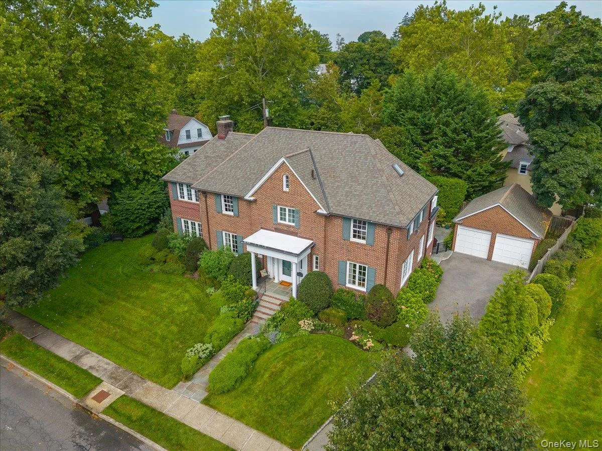 12 Linden Avenue, Mamaroneck, NY, 6 Bedrooms Bedrooms, 11 Rooms Rooms,3 BathroomsBathrooms,Residential,For Rent,Linden,0,1035974 12 Linden Avenue, Mamaroneck, NY, 6 Bedrooms Bedrooms, 11 Rooms Rooms,3 BathroomsBathrooms,Residential,For Rent,Linden,0,1035974