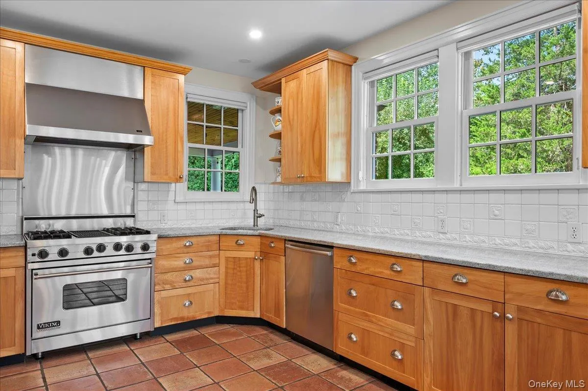 12 Linden Avenue, Mamaroneck, NY, 6 Bedrooms Bedrooms, 11 Rooms Rooms,3 BathroomsBathrooms,Residential,For Rent,Linden,0,1035974 12 Linden Avenue, Mamaroneck, NY, 6 Bedrooms Bedrooms, 11 Rooms Rooms,3 BathroomsBathrooms,Residential,For Rent,Linden,0,1035974