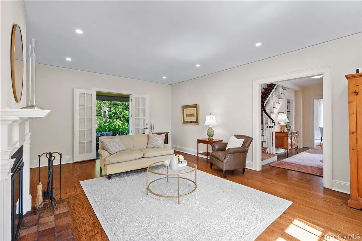 12 Linden Avenue, Mamaroneck, NY, 6 Bedrooms Bedrooms, 11 Rooms Rooms,3 BathroomsBathrooms,Residential,For Rent,Linden,0,1035974 12 Linden Avenue, Mamaroneck, NY, 6 Bedrooms Bedrooms, 11 Rooms Rooms,3 BathroomsBathrooms,Residential,For Rent,Linden,0,1035974