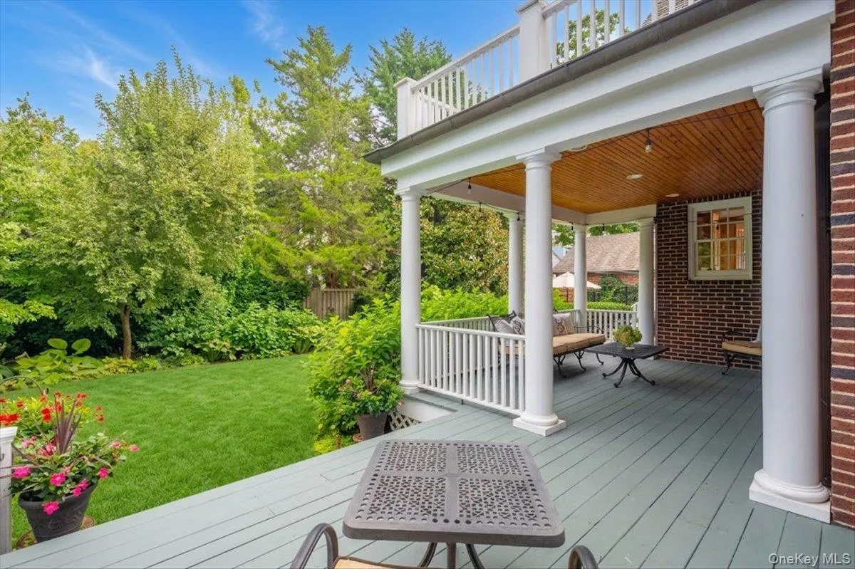 12 Linden Avenue, Mamaroneck, NY, 6 Bedrooms Bedrooms, 11 Rooms Rooms,3 BathroomsBathrooms,Residential,For Rent,Linden,0,1035974 12 Linden Avenue, Mamaroneck, NY, 6 Bedrooms Bedrooms, 11 Rooms Rooms,3 BathroomsBathrooms,Residential,For Rent,Linden,0,1035974
