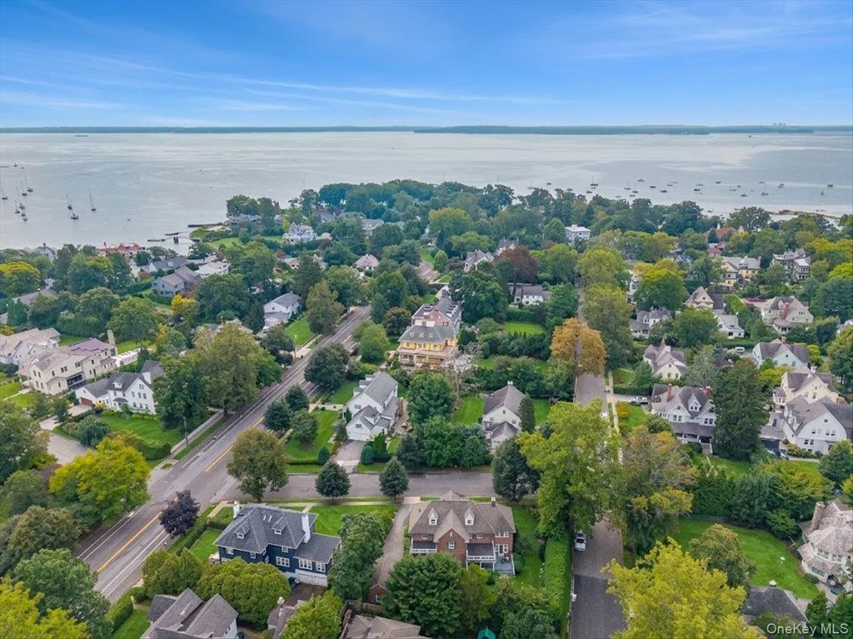 12 Linden Avenue, Mamaroneck, NY, 6 Bedrooms Bedrooms, 11 Rooms Rooms,3 BathroomsBathrooms,Residential,For Rent,Linden,0,1035974 12 Linden Avenue, Mamaroneck, NY, 6 Bedrooms Bedrooms, 11 Rooms Rooms,3 BathroomsBathrooms,Residential,For Rent,Linden,0,1035974