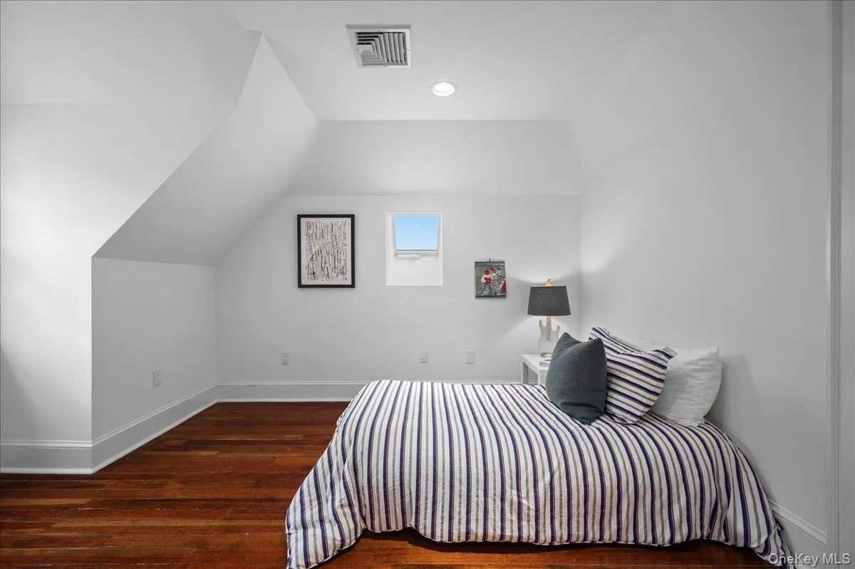 12 Linden Avenue, Mamaroneck, NY, 6 Bedrooms Bedrooms, 11 Rooms Rooms,3 BathroomsBathrooms,Residential,For Rent,Linden,0,1035974 12 Linden Avenue, Mamaroneck, NY, 6 Bedrooms Bedrooms, 11 Rooms Rooms,3 BathroomsBathrooms,Residential,For Rent,Linden,0,1035974