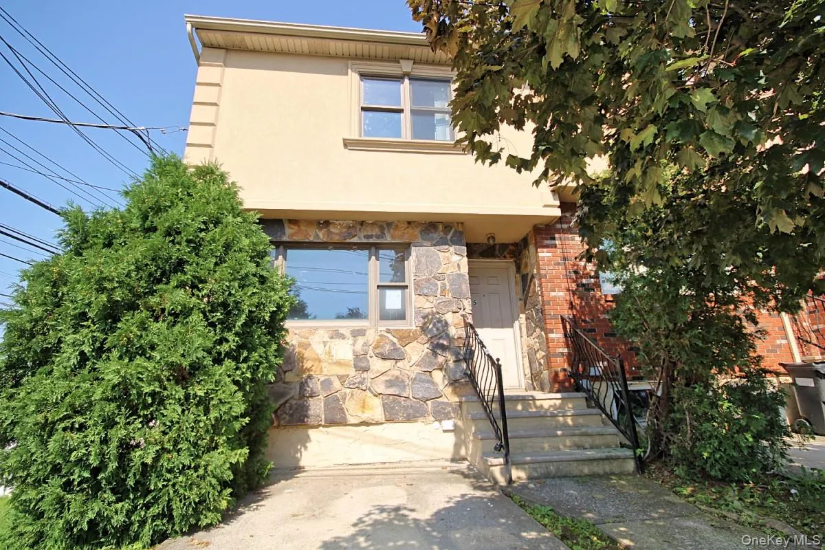 5 Abbey Road, New York, NY, 3 Bedrooms Bedrooms, 6 Rooms Rooms,1 BathroomBathrooms,Residential,For Rent,Abbey,0,1035975 5 Abbey Road, New York, NY, 3 Bedrooms Bedrooms, 6 Rooms Rooms,1 BathroomBathrooms,Residential,For Rent,Abbey,0,1035975