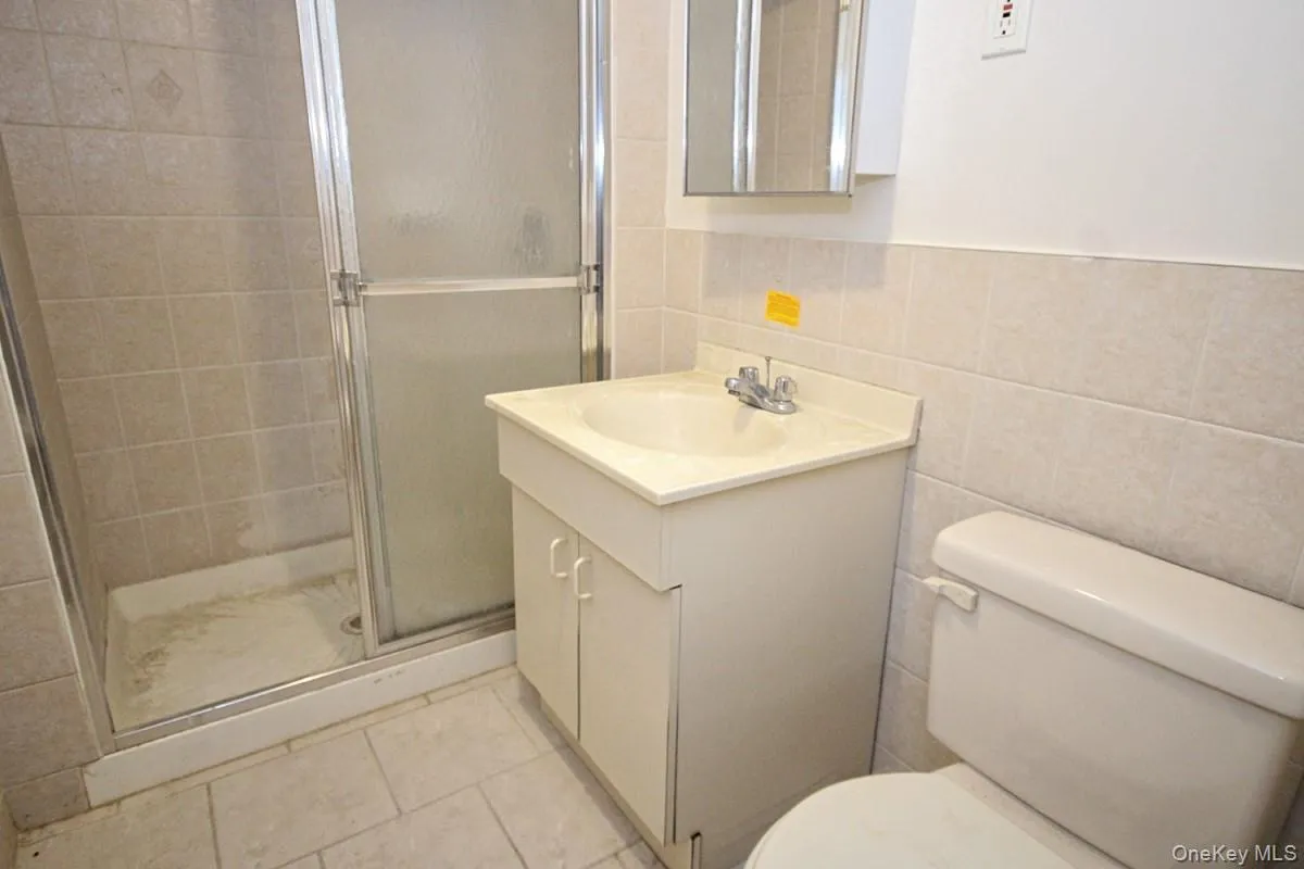 5 Abbey Road, New York, NY, 3 Bedrooms Bedrooms, 6 Rooms Rooms,1 BathroomBathrooms,Residential,For Rent,Abbey,0,1035975 5 Abbey Road, New York, NY, 3 Bedrooms Bedrooms, 6 Rooms Rooms,1 BathroomBathrooms,Residential,For Rent,Abbey,0,1035975