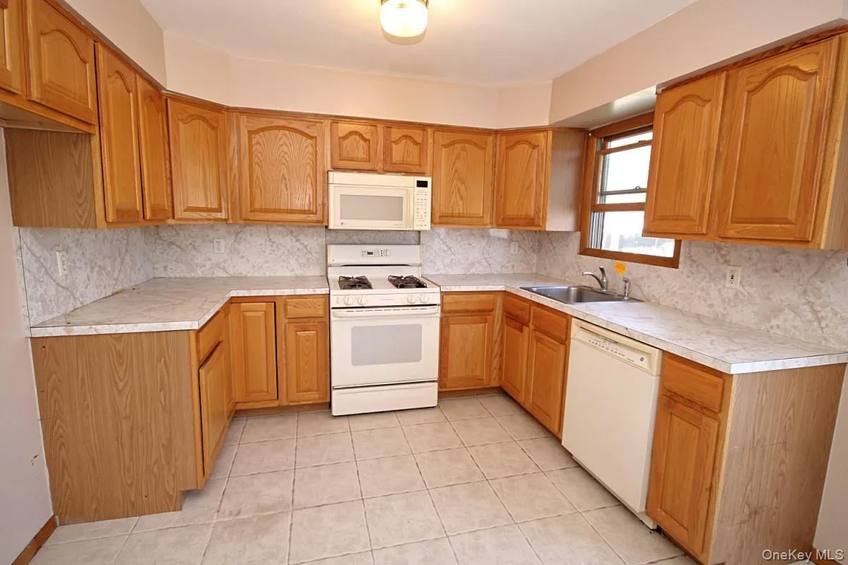5 Abbey Road, New York, NY, 3 Bedrooms Bedrooms, 6 Rooms Rooms,1 BathroomBathrooms,Residential,For Rent,Abbey,0,1035975 5 Abbey Road, New York, NY, 3 Bedrooms Bedrooms, 6 Rooms Rooms,1 BathroomBathrooms,Residential,For Rent,Abbey,0,1035975