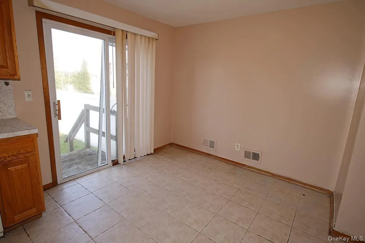 5 Abbey Road, New York, NY, 3 Bedrooms Bedrooms, 6 Rooms Rooms,1 BathroomBathrooms,Residential,For Rent,Abbey,0,1035975 5 Abbey Road, New York, NY, 3 Bedrooms Bedrooms, 6 Rooms Rooms,1 BathroomBathrooms,Residential,For Rent,Abbey,0,1035975