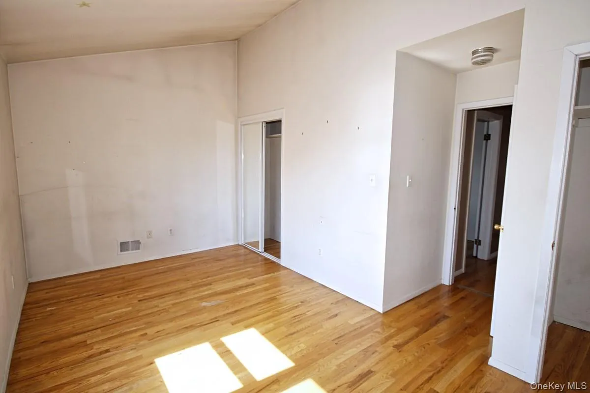 5 Abbey Road, New York, NY, 3 Bedrooms Bedrooms, 6 Rooms Rooms,1 BathroomBathrooms,Residential,For Rent,Abbey,0,1035975 5 Abbey Road, New York, NY, 3 Bedrooms Bedrooms, 6 Rooms Rooms,1 BathroomBathrooms,Residential,For Rent,Abbey,0,1035975