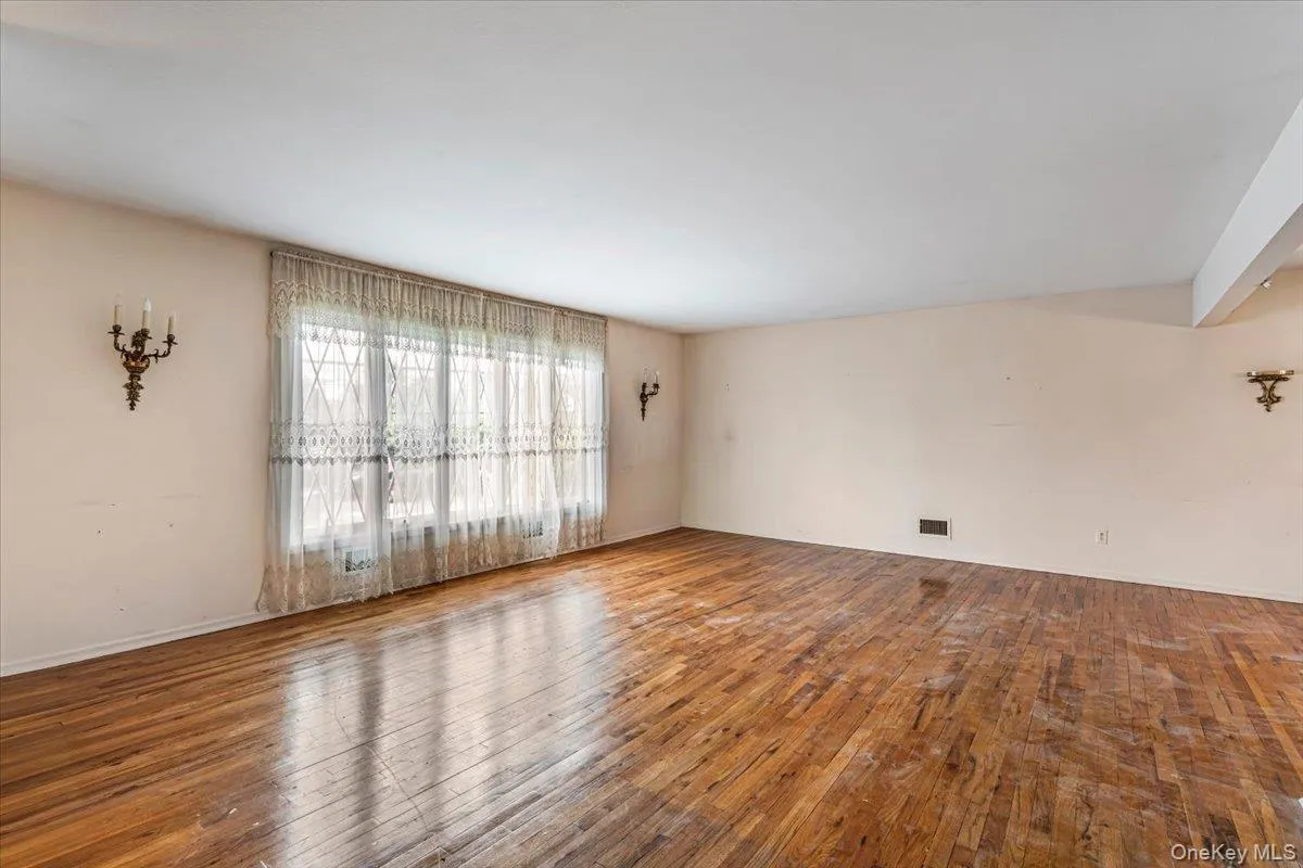 156-14 14th Avenue, New York, NY, 5 Bedrooms Bedrooms, 10 Rooms Rooms,3 BathroomsBathrooms,Residential,For Rent,14th,0,1035982 156-14 14th Avenue, New York, NY, 5 Bedrooms Bedrooms, 10 Rooms Rooms,3 BathroomsBathrooms,Residential,For Rent,14th,0,1035982