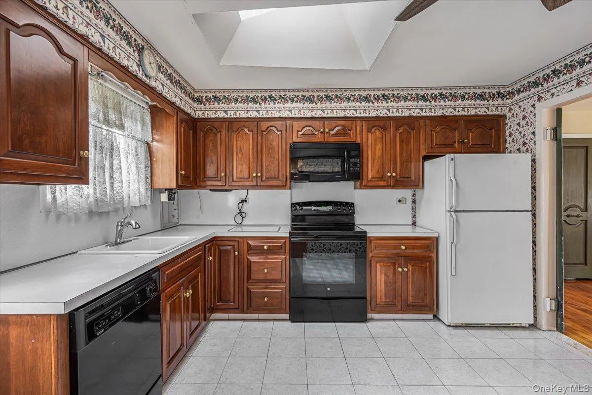 156-14 14th Avenue, New York, NY, 5 Bedrooms Bedrooms, 10 Rooms Rooms,3 BathroomsBathrooms,Residential,For Rent,14th,0,1035982 156-14 14th Avenue, New York, NY, 5 Bedrooms Bedrooms, 10 Rooms Rooms,3 BathroomsBathrooms,Residential,For Rent,14th,0,1035982