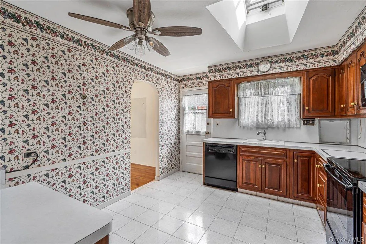 156-14 14th Avenue, New York, NY, 5 Bedrooms Bedrooms, 10 Rooms Rooms,3 BathroomsBathrooms,Residential,For Rent,14th,0,1035982 156-14 14th Avenue, New York, NY, 5 Bedrooms Bedrooms, 10 Rooms Rooms,3 BathroomsBathrooms,Residential,For Rent,14th,0,1035982