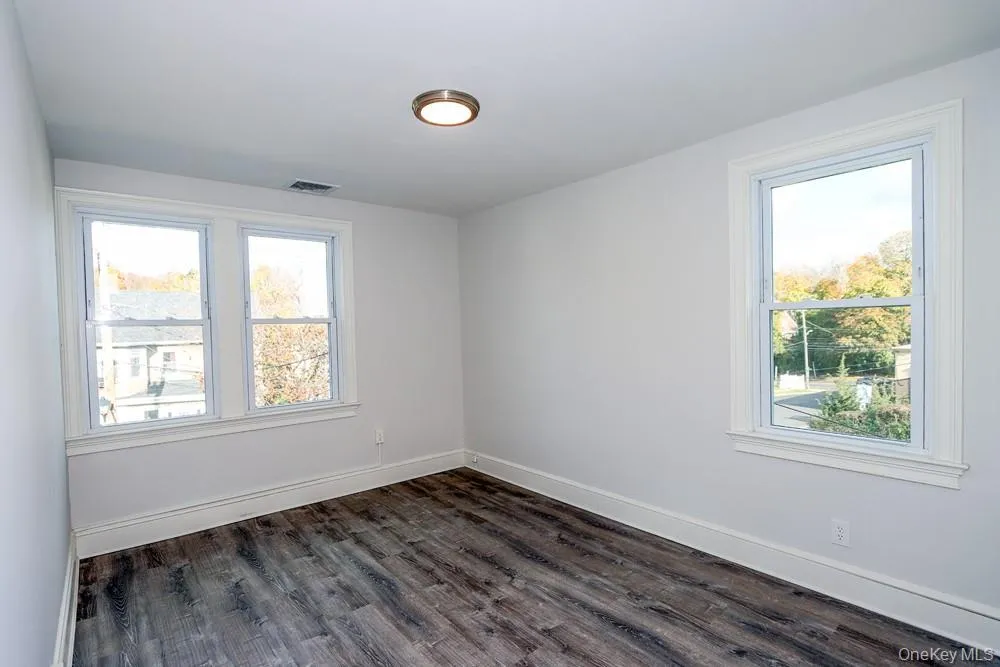 10 Ohio Avenue, North Hempstead, NY, 3 Bedrooms Bedrooms, 6 Rooms Rooms,1 BathroomBathrooms,Residential Lease,For Rent,Ohio,0,1035986 10 Ohio Avenue, North Hempstead, NY, 3 Bedrooms Bedrooms, 6 Rooms Rooms,1 BathroomBathrooms,Residential Lease,For Rent,Ohio,0,1035986