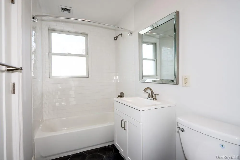 10 Ohio Avenue, North Hempstead, NY, 3 Bedrooms Bedrooms, 6 Rooms Rooms,1 BathroomBathrooms,Residential Lease,For Rent,Ohio,0,1035986 10 Ohio Avenue, North Hempstead, NY, 3 Bedrooms Bedrooms, 6 Rooms Rooms,1 BathroomBathrooms,Residential Lease,For Rent,Ohio,0,1035986