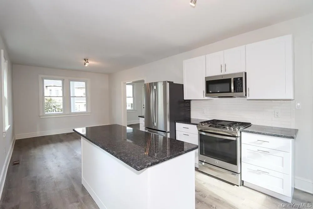 10 Ohio Avenue, North Hempstead, NY, 3 Bedrooms Bedrooms, 6 Rooms Rooms,1 BathroomBathrooms,Residential Lease,For Rent,Ohio,0,1035986 10 Ohio Avenue, North Hempstead, NY, 3 Bedrooms Bedrooms, 6 Rooms Rooms,1 BathroomBathrooms,Residential Lease,For Rent,Ohio,0,1035986