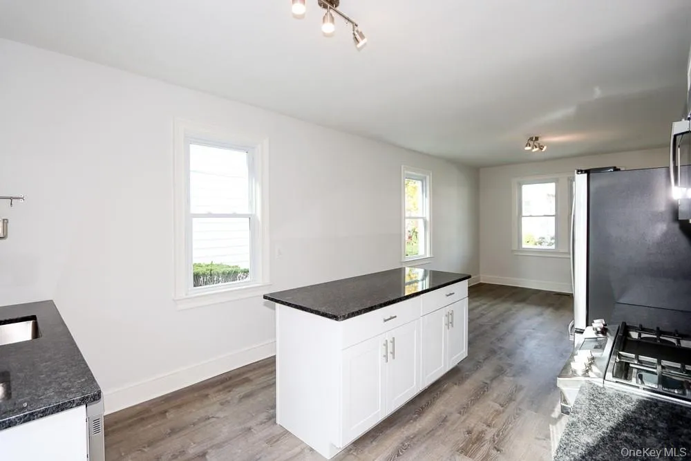 10 Ohio Avenue, North Hempstead, NY, 3 Bedrooms Bedrooms, 6 Rooms Rooms,1 BathroomBathrooms,Residential Lease,For Rent,Ohio,0,1035986 10 Ohio Avenue, North Hempstead, NY, 3 Bedrooms Bedrooms, 6 Rooms Rooms,1 BathroomBathrooms,Residential Lease,For Rent,Ohio,0,1035986