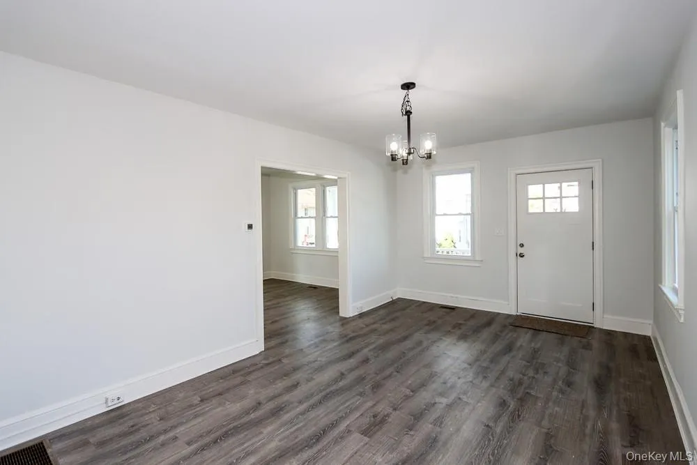10 Ohio Avenue, North Hempstead, NY, 3 Bedrooms Bedrooms, 6 Rooms Rooms,1 BathroomBathrooms,Residential Lease,For Rent,Ohio,0,1035986 10 Ohio Avenue, North Hempstead, NY, 3 Bedrooms Bedrooms, 6 Rooms Rooms,1 BathroomBathrooms,Residential Lease,For Rent,Ohio,0,1035986