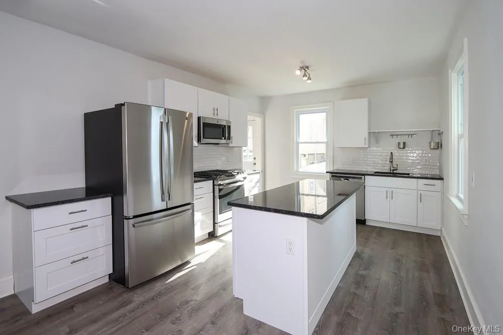 10 Ohio Avenue, North Hempstead, NY, 3 Bedrooms Bedrooms, 6 Rooms Rooms,1 BathroomBathrooms,Residential Lease,For Rent,Ohio,0,1035986 10 Ohio Avenue, North Hempstead, NY, 3 Bedrooms Bedrooms, 6 Rooms Rooms,1 BathroomBathrooms,Residential Lease,For Rent,Ohio,0,1035986