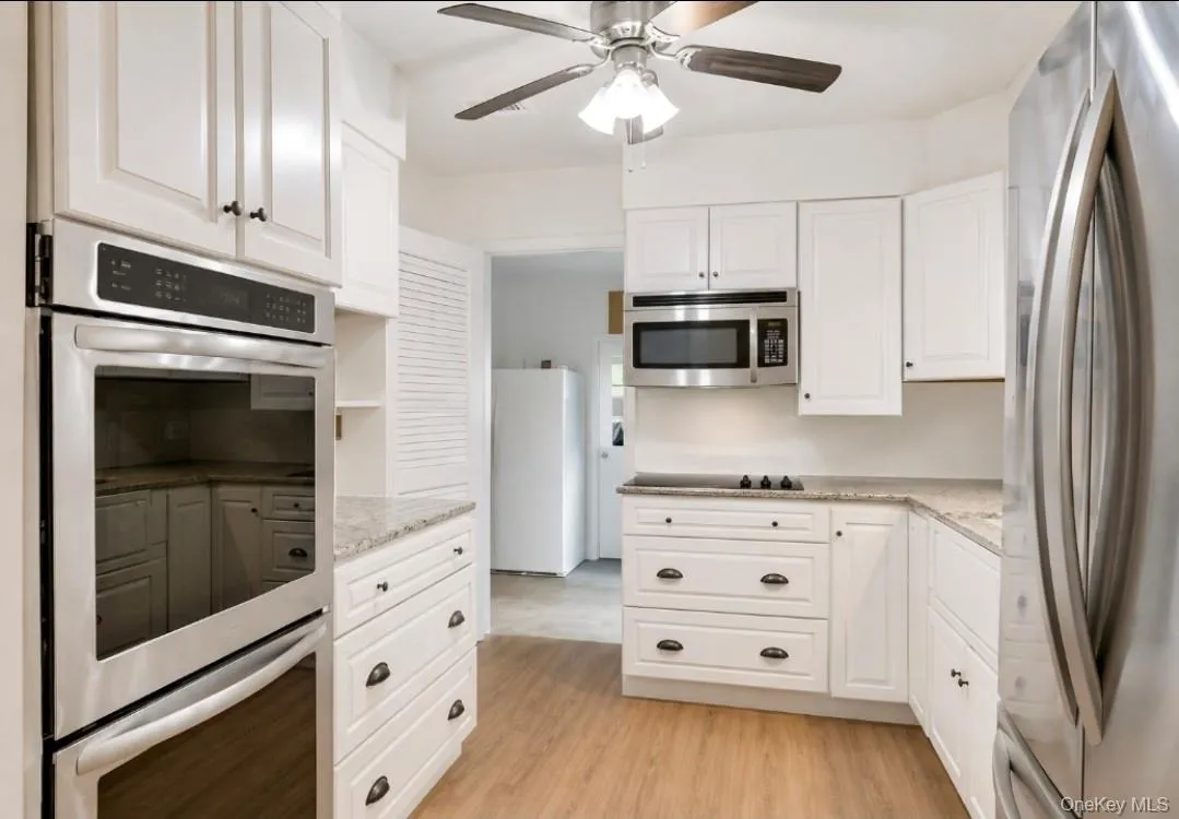 170 Division Avenue, Brookhaven, NY, 2 Bedrooms Bedrooms, 6 Rooms Rooms,1 BathroomBathrooms,Residential,For Rent,Division,0,1035989 170 Division Avenue, Brookhaven, NY, 2 Bedrooms Bedrooms, 6 Rooms Rooms,1 BathroomBathrooms,Residential,For Rent,Division,0,1035989