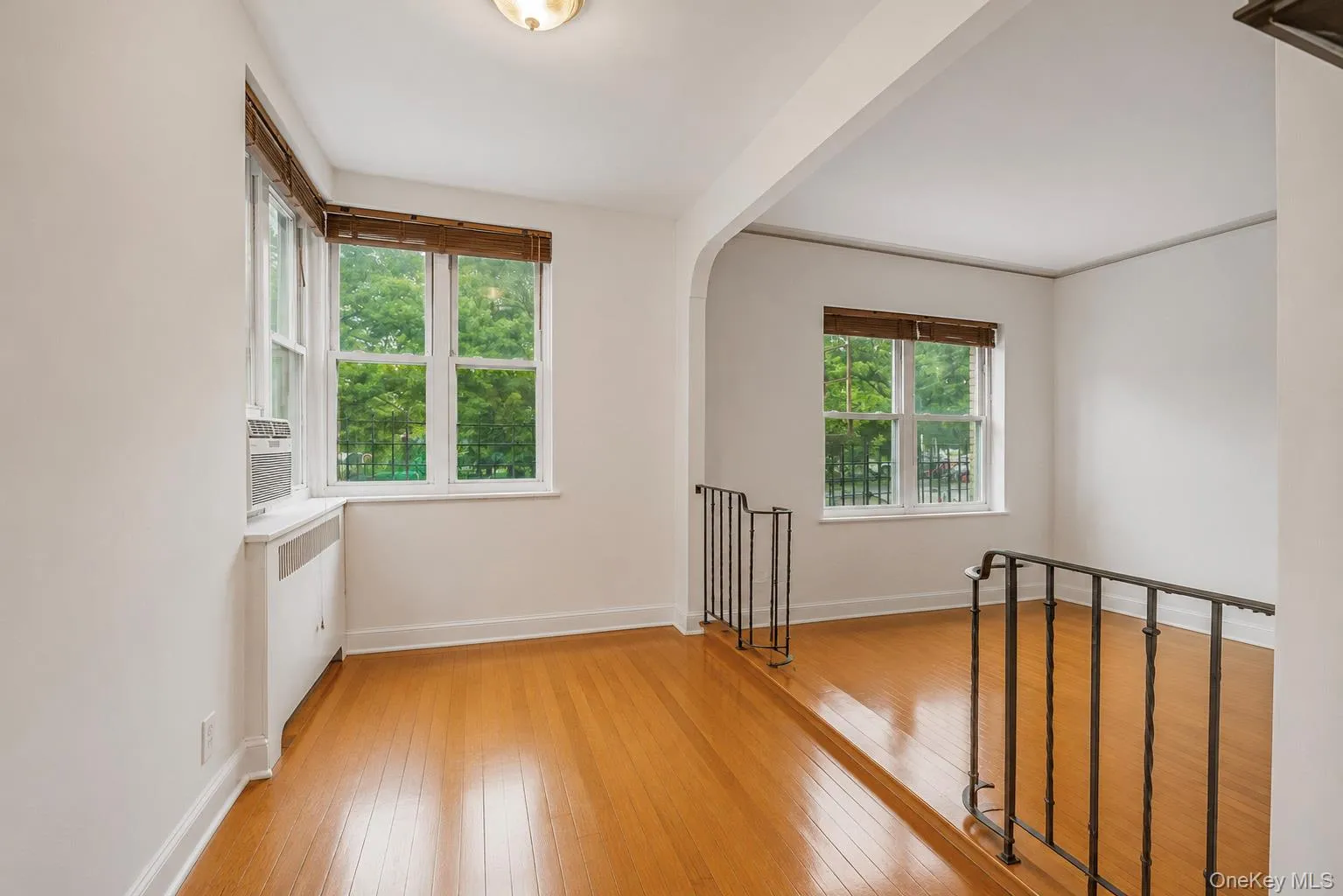 2160 Bronx Park, New York, NY, 4 Rooms Rooms,1 BathroomBathrooms,Residential,For Rent,Bronx,0,1035990 2160 Bronx Park, New York, NY, 4 Rooms Rooms,1 BathroomBathrooms,Residential,For Rent,Bronx,0,1035990