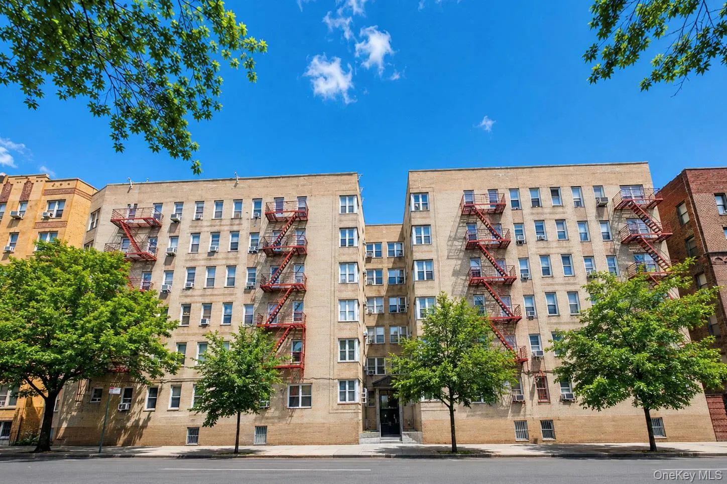 2160 Bronx Park, New York, NY, 4 Rooms Rooms,1 BathroomBathrooms,Residential,For Rent,Bronx,0,1035990 2160 Bronx Park, New York, NY, 4 Rooms Rooms,1 BathroomBathrooms,Residential,For Rent,Bronx,0,1035990