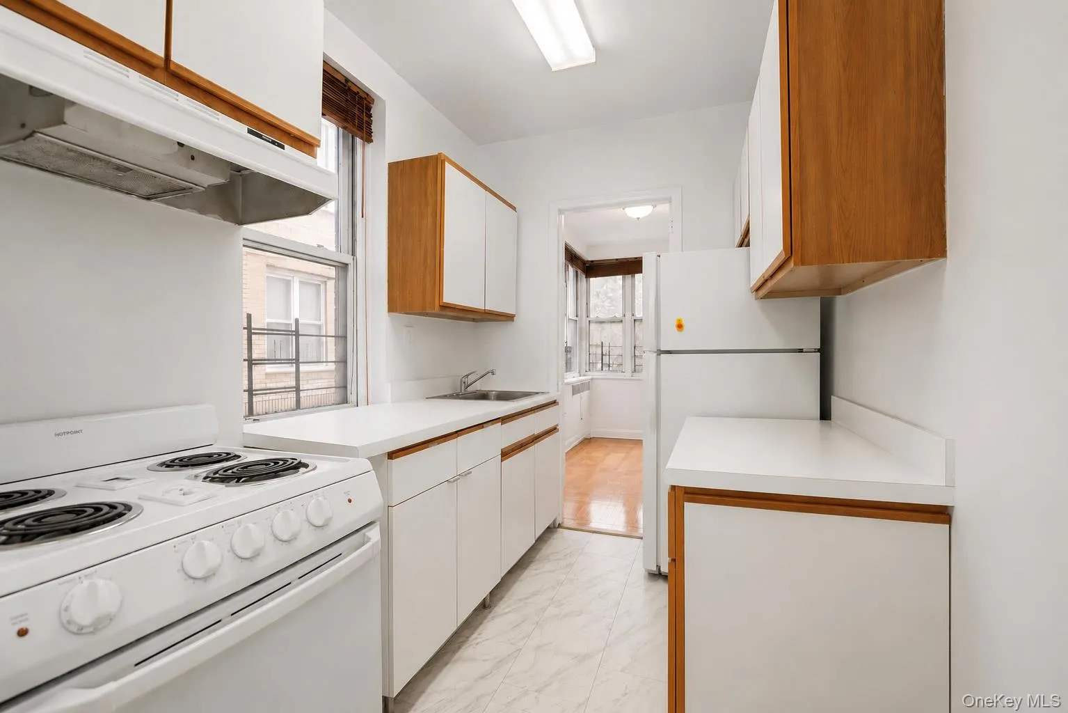 2160 Bronx Park, New York, NY, 4 Rooms Rooms,1 BathroomBathrooms,Residential,For Rent,Bronx,0,1035990 2160 Bronx Park, New York, NY, 4 Rooms Rooms,1 BathroomBathrooms,Residential,For Rent,Bronx,0,1035990