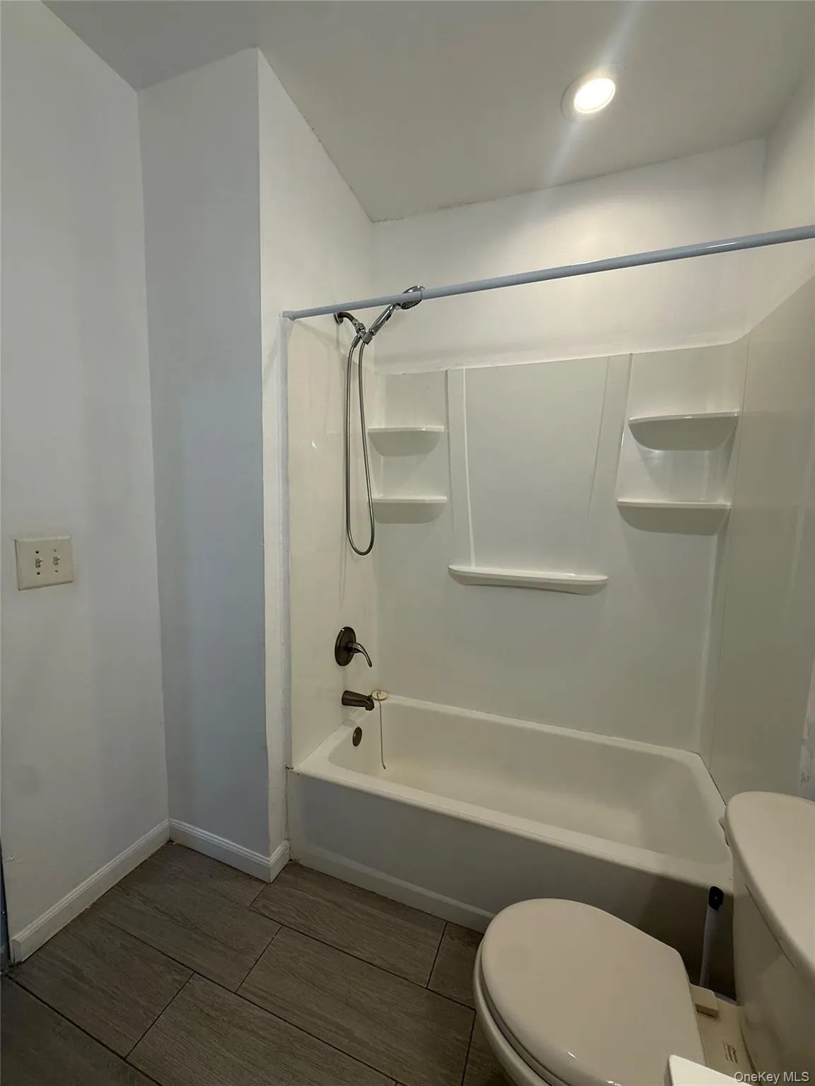 76 Hamilton Street, Poughkeepsie, NY, 3 Bedrooms Bedrooms, 6 Rooms Rooms,1 BathroomBathrooms,Residential Lease,For Rent,Hamilton,0,1035993 76 Hamilton Street, Poughkeepsie, NY, 3 Bedrooms Bedrooms, 6 Rooms Rooms,1 BathroomBathrooms,Residential Lease,For Rent,Hamilton,0,1035993