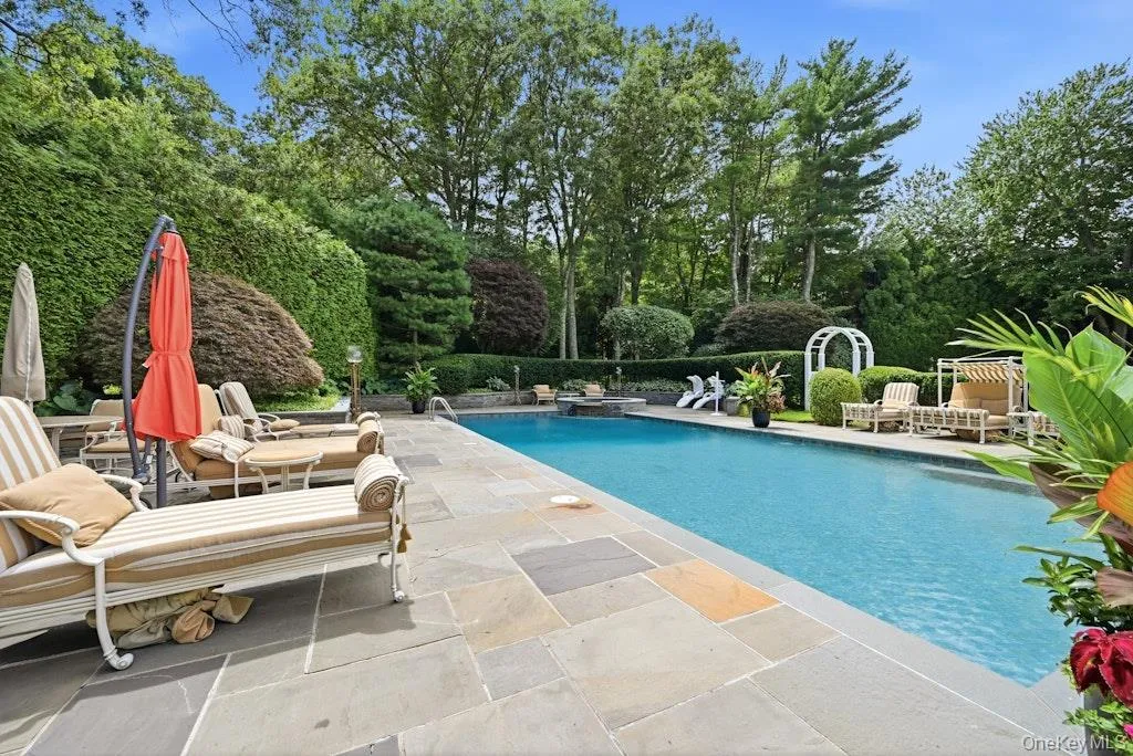 2 Kalb Court, Huntington, NY, 5 Bedrooms Bedrooms, 10 Rooms Rooms,6 BathroomsBathrooms,Residential,For Rent,Kalb,0,1035997 2 Kalb Court, Huntington, NY, 5 Bedrooms Bedrooms, 10 Rooms Rooms,6 BathroomsBathrooms,Residential,For Rent,Kalb,0,1035997