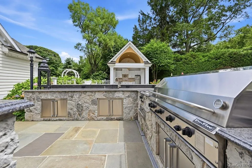 2 Kalb Court, Huntington, NY, 5 Bedrooms Bedrooms, 10 Rooms Rooms,6 BathroomsBathrooms,Residential,For Rent,Kalb,0,1035997 2 Kalb Court, Huntington, NY, 5 Bedrooms Bedrooms, 10 Rooms Rooms,6 BathroomsBathrooms,Residential,For Rent,Kalb,0,1035997