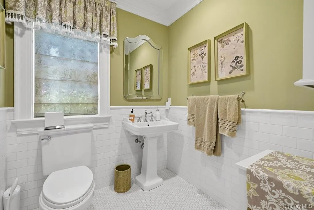 2 Kalb Court, Huntington, NY, 5 Bedrooms Bedrooms, 10 Rooms Rooms,6 BathroomsBathrooms,Residential,For Rent,Kalb,0,1035997 2 Kalb Court, Huntington, NY, 5 Bedrooms Bedrooms, 10 Rooms Rooms,6 BathroomsBathrooms,Residential,For Rent,Kalb,0,1035997