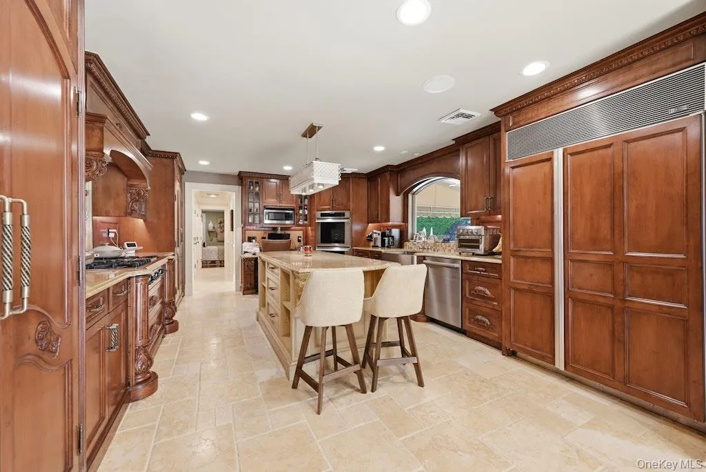 2 Kalb Court, Huntington, NY, 5 Bedrooms Bedrooms, 10 Rooms Rooms,6 BathroomsBathrooms,Residential,For Rent,Kalb,0,1035997 2 Kalb Court, Huntington, NY, 5 Bedrooms Bedrooms, 10 Rooms Rooms,6 BathroomsBathrooms,Residential,For Rent,Kalb,0,1035997