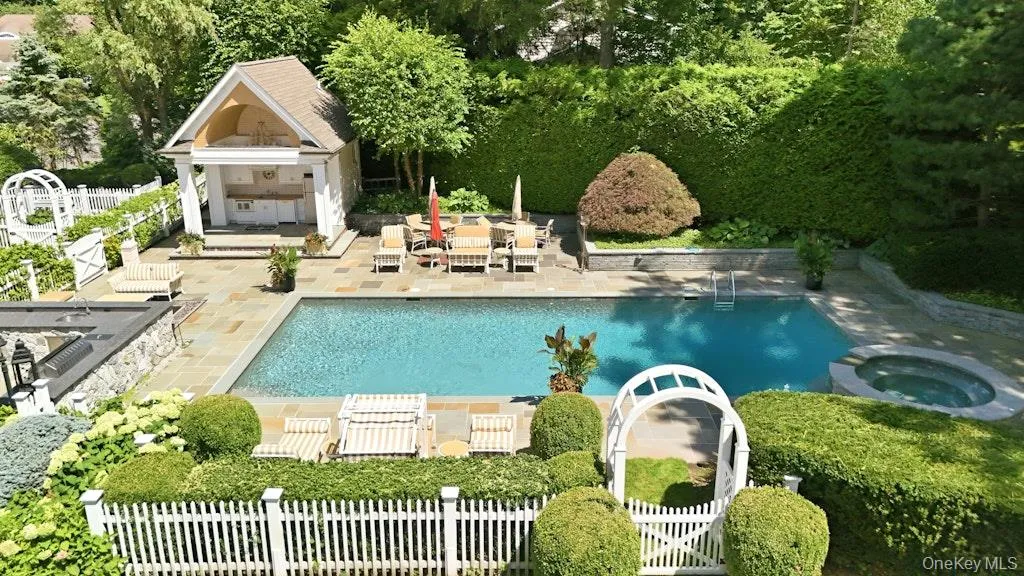 2 Kalb Court, Huntington, NY, 5 Bedrooms Bedrooms, 10 Rooms Rooms,6 BathroomsBathrooms,Residential,For Rent,Kalb,0,1035997 2 Kalb Court, Huntington, NY, 5 Bedrooms Bedrooms, 10 Rooms Rooms,6 BathroomsBathrooms,Residential,For Rent,Kalb,0,1035997