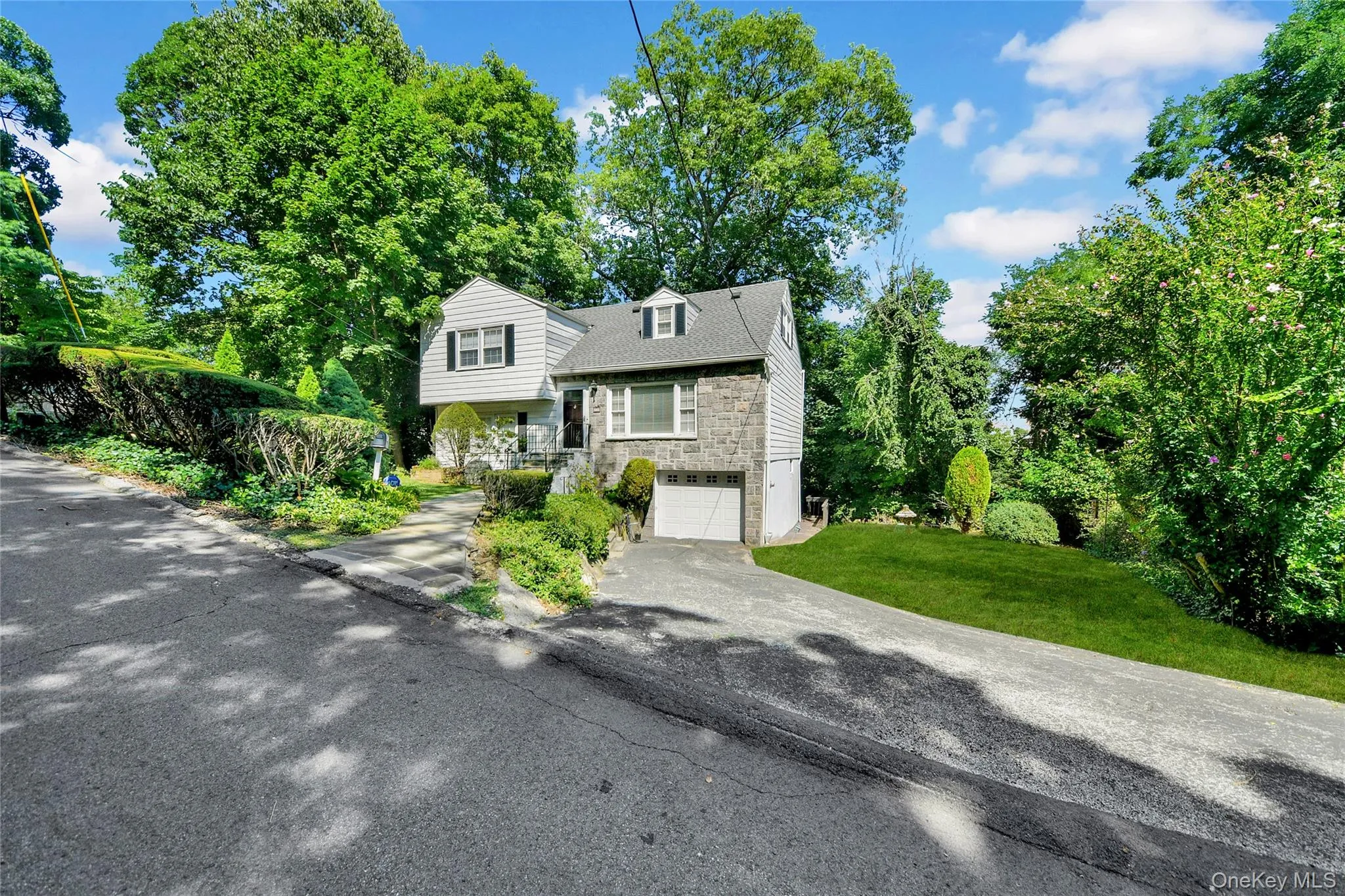 38 Stockbridge Road, Yonkers, NY, 3 Bedrooms Bedrooms, 7 Rooms Rooms,1 BathroomBathrooms,Residential,For Rent,Stockbridge,0,1036000 38 Stockbridge Road, Yonkers, NY, 3 Bedrooms Bedrooms, 7 Rooms Rooms,1 BathroomBathrooms,Residential,For Rent,Stockbridge,0,1036000