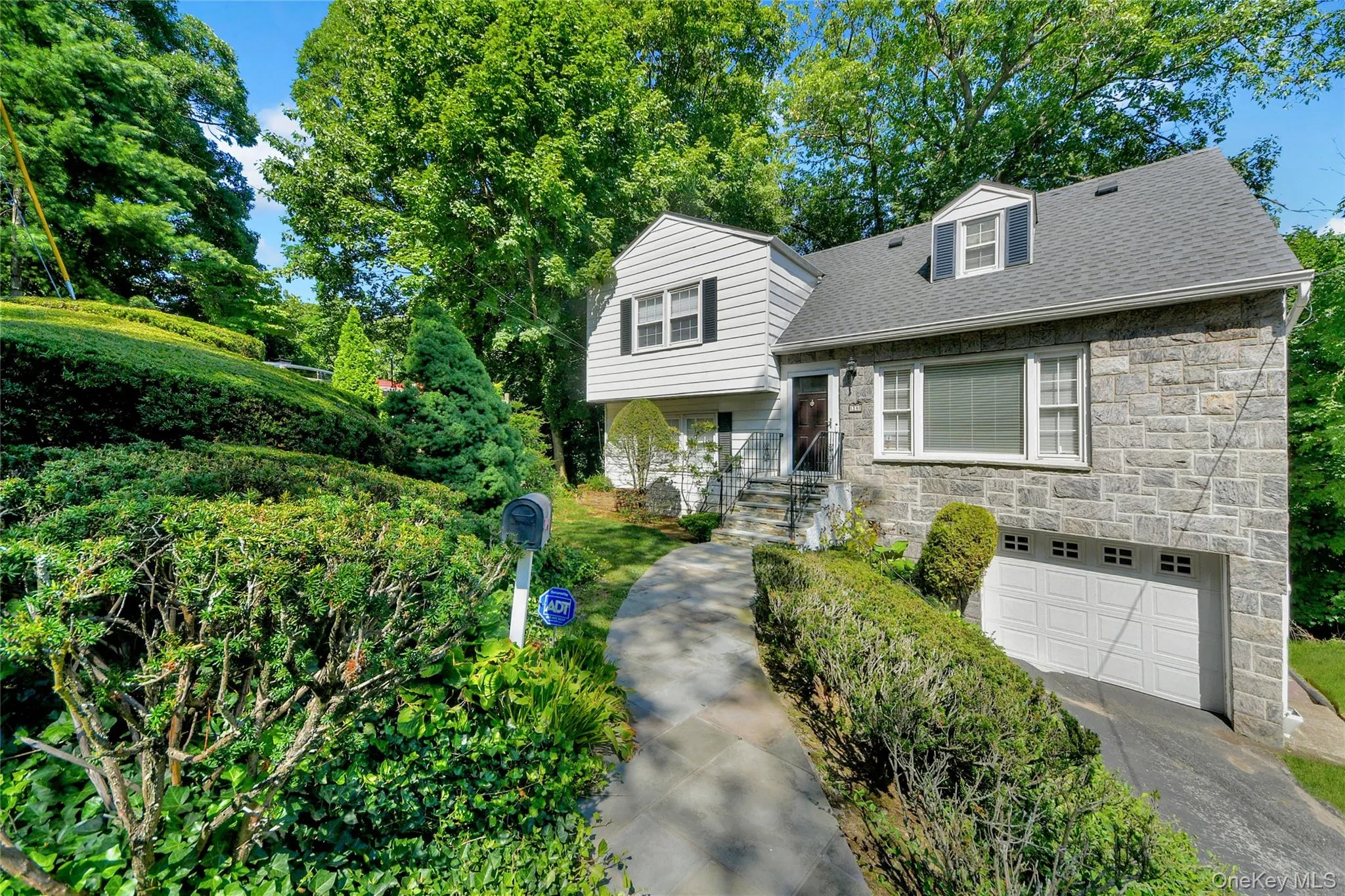 38 Stockbridge Road, Yonkers, NY, 3 Bedrooms Bedrooms, 7 Rooms Rooms,1 BathroomBathrooms,Residential,For Rent,Stockbridge,0,1036000 38 Stockbridge Road, Yonkers, NY, 3 Bedrooms Bedrooms, 7 Rooms Rooms,1 BathroomBathrooms,Residential,For Rent,Stockbridge,0,1036000