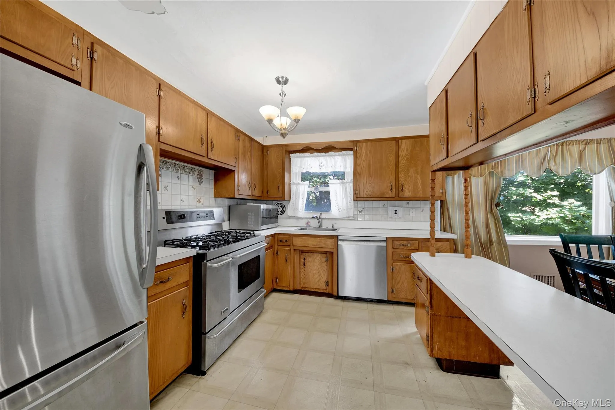 38 Stockbridge Road, Yonkers, NY, 3 Bedrooms Bedrooms, 7 Rooms Rooms,1 BathroomBathrooms,Residential,For Rent,Stockbridge,0,1036000 38 Stockbridge Road, Yonkers, NY, 3 Bedrooms Bedrooms, 7 Rooms Rooms,1 BathroomBathrooms,Residential,For Rent,Stockbridge,0,1036000