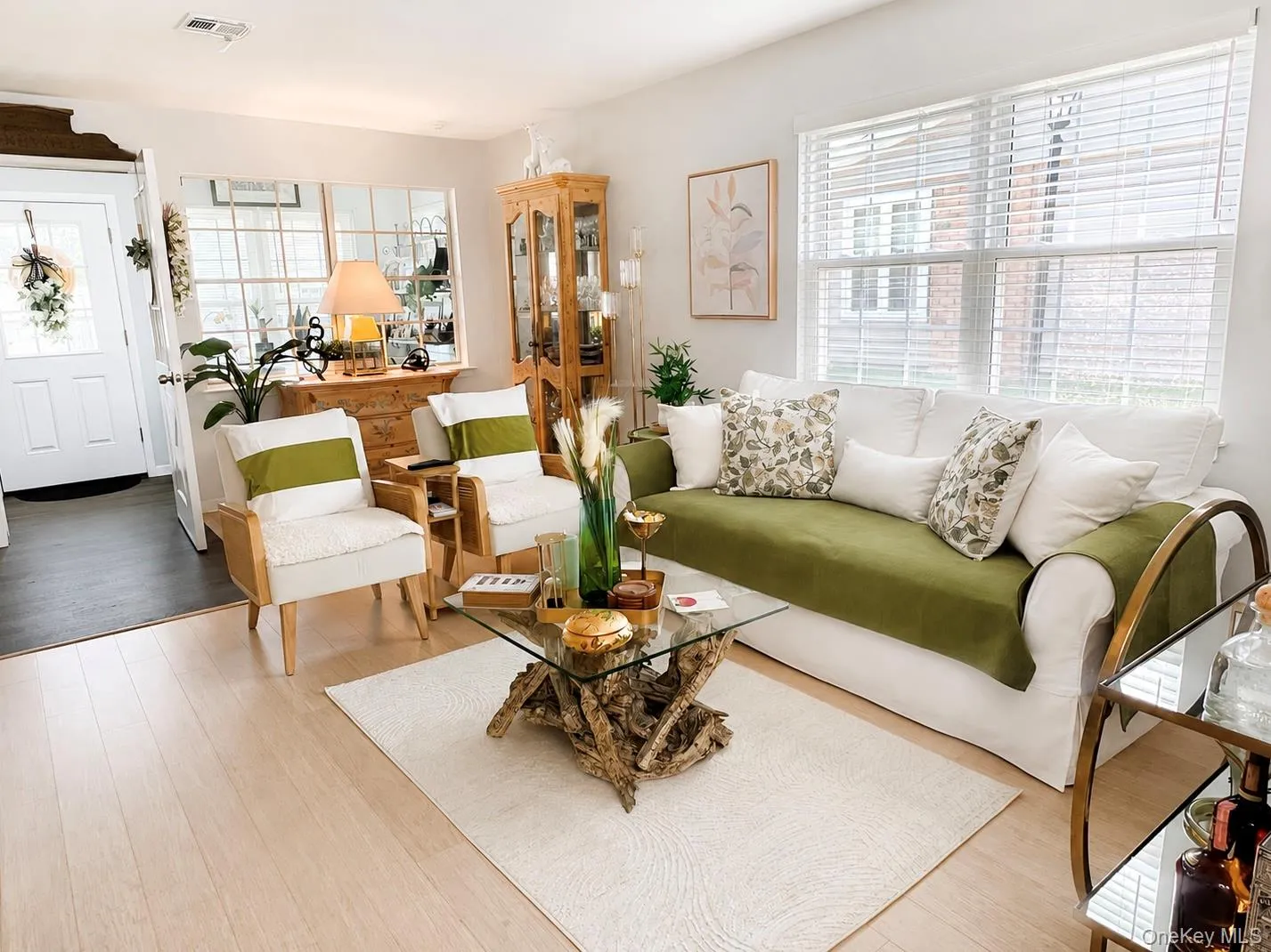 275 Berwick Court, Brookhaven, NY, 2 Bedrooms Bedrooms, 5 Rooms Rooms,1 BathroomBathrooms,Residential,For Rent,Berwick,0,1036003 275 Berwick Court, Brookhaven, NY, 2 Bedrooms Bedrooms, 5 Rooms Rooms,1 BathroomBathrooms,Residential,For Rent,Berwick,0,1036003