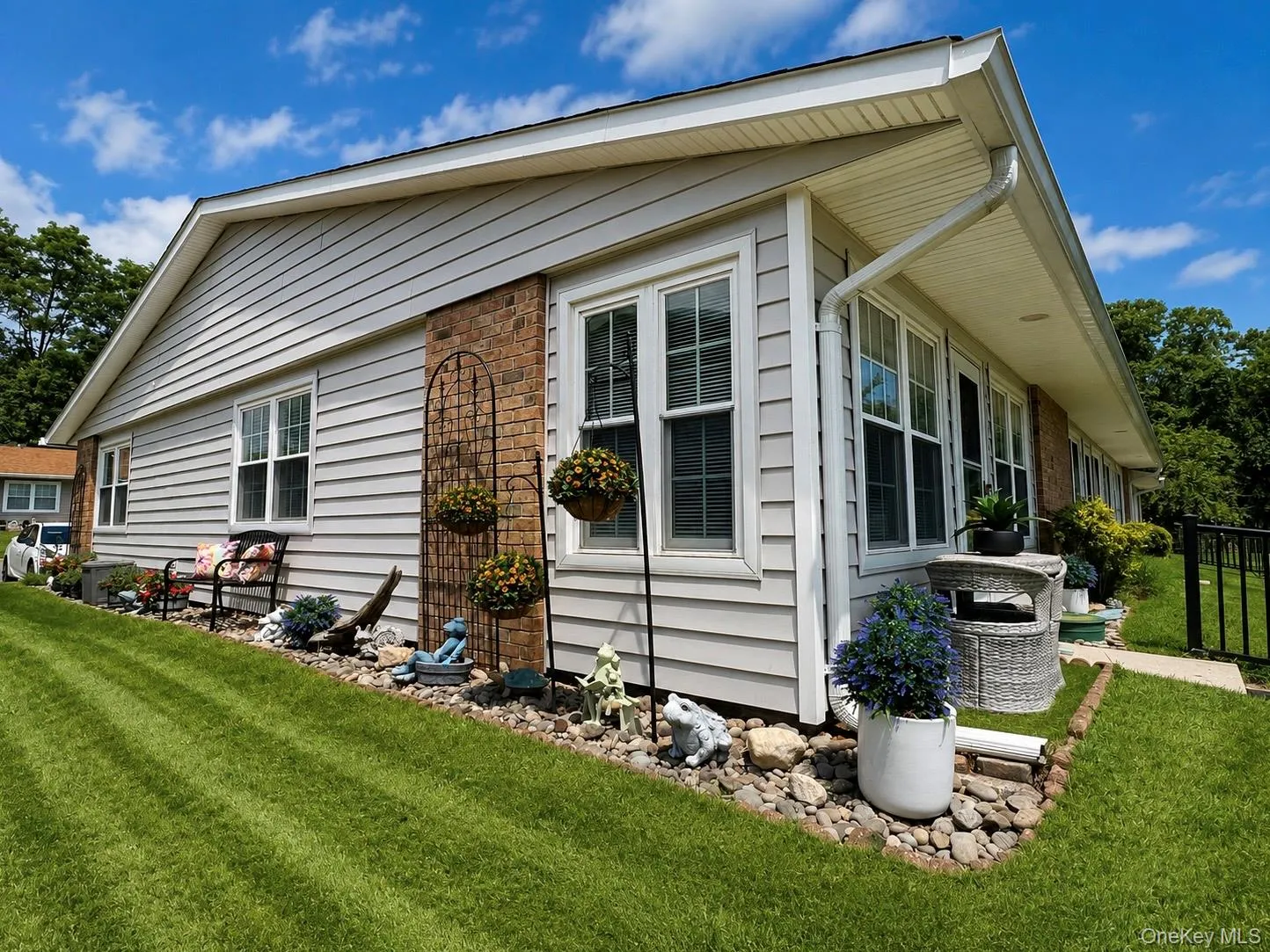 275 Berwick Court, Brookhaven, NY, 2 Bedrooms Bedrooms, 5 Rooms Rooms,1 BathroomBathrooms,Residential,For Rent,Berwick,0,1036003 275 Berwick Court, Brookhaven, NY, 2 Bedrooms Bedrooms, 5 Rooms Rooms,1 BathroomBathrooms,Residential,For Rent,Berwick,0,1036003