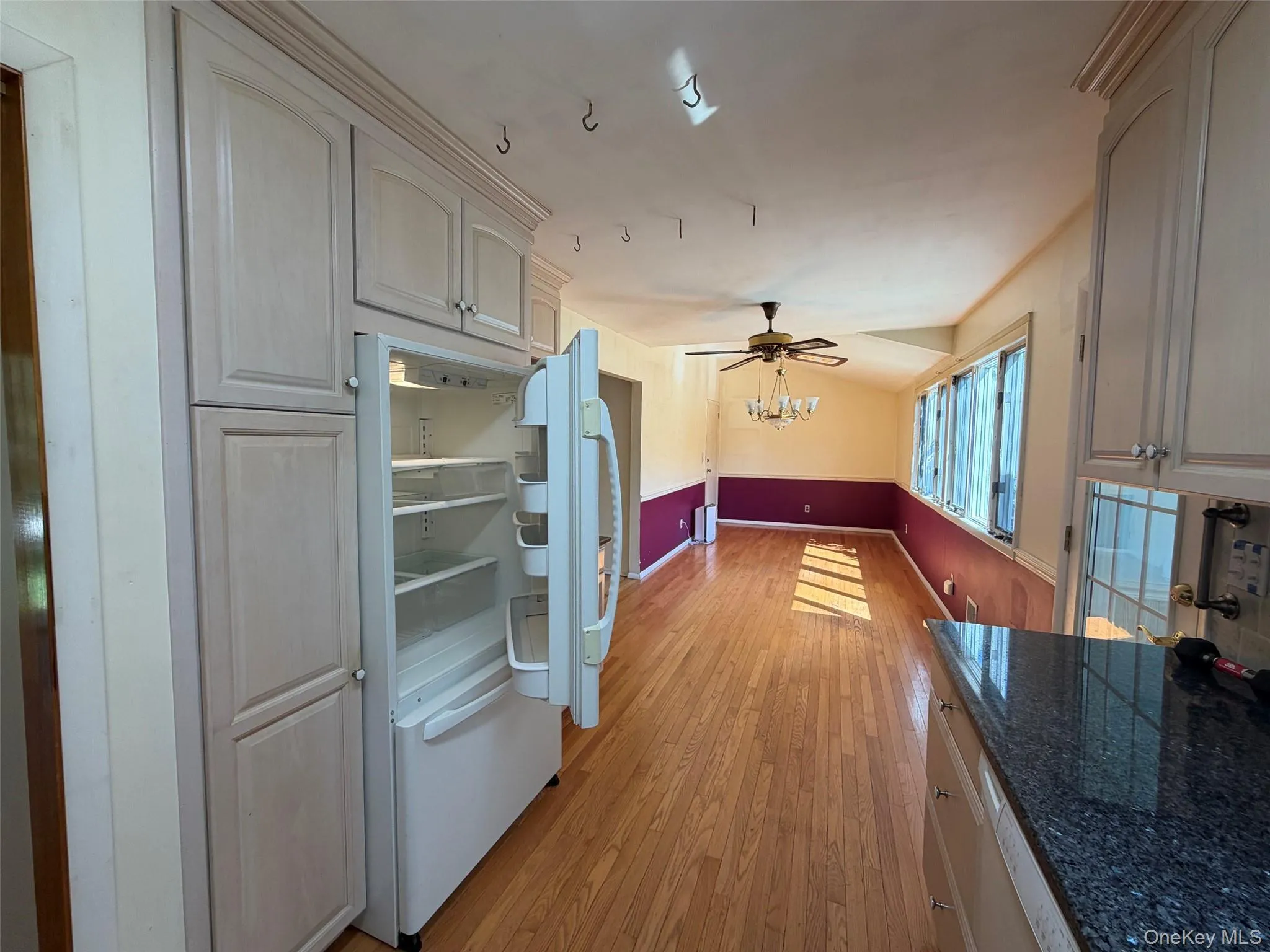 Solid wood cabinets; marble countertops - gas stove - refrigerator - dish washer - stainless sink Solid wood cabinets; marble countertops - gas stove - refrigerator - dish washer - stainless sink